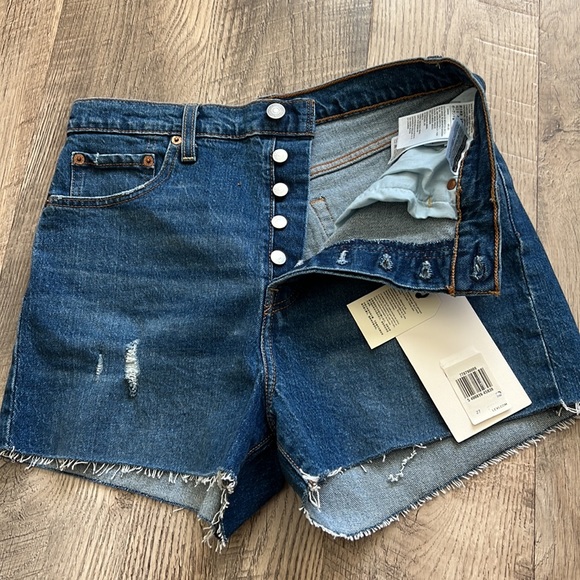 Levi’s Ribcage Stretch Short🎀 - Picture 4 of 9